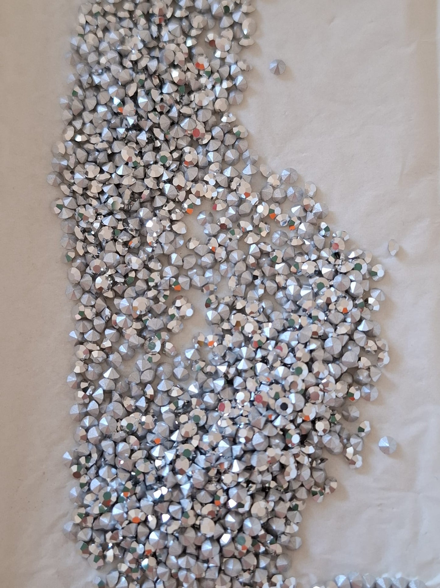 Swarovski® Chaton Vintage Comet Argent Light Silver Foiled PP21