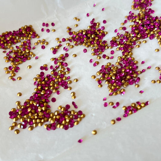 Swarovski® Chaton Vintage Fuchsia Gold Foiled PP13