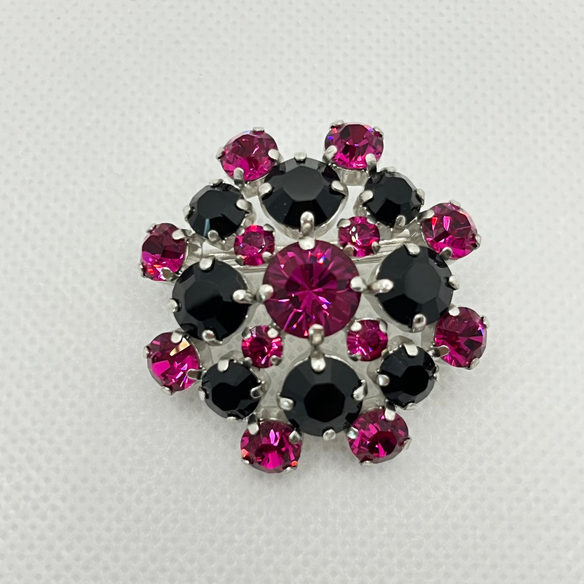 8795 Vintage Swarovski Kristallen Brosche 37mm
