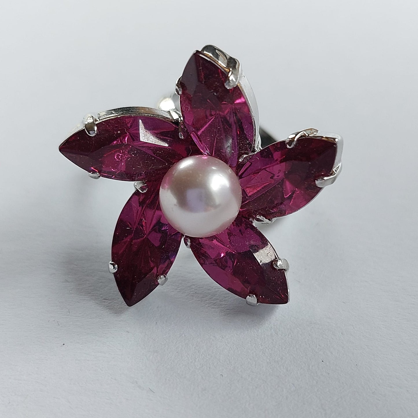 9847 Vintage Ring made with Swarovski Kristallen 30mm