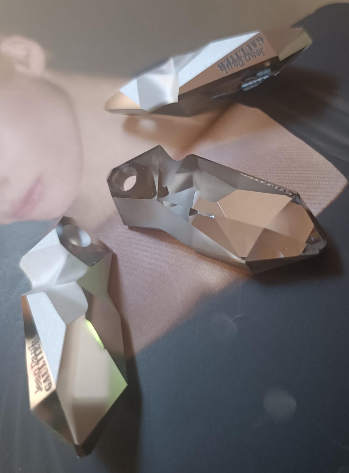 Swarovski® x Jean Paul Gaultier: Anhänger Kaputt Edition Light Chrome Signed 40mm