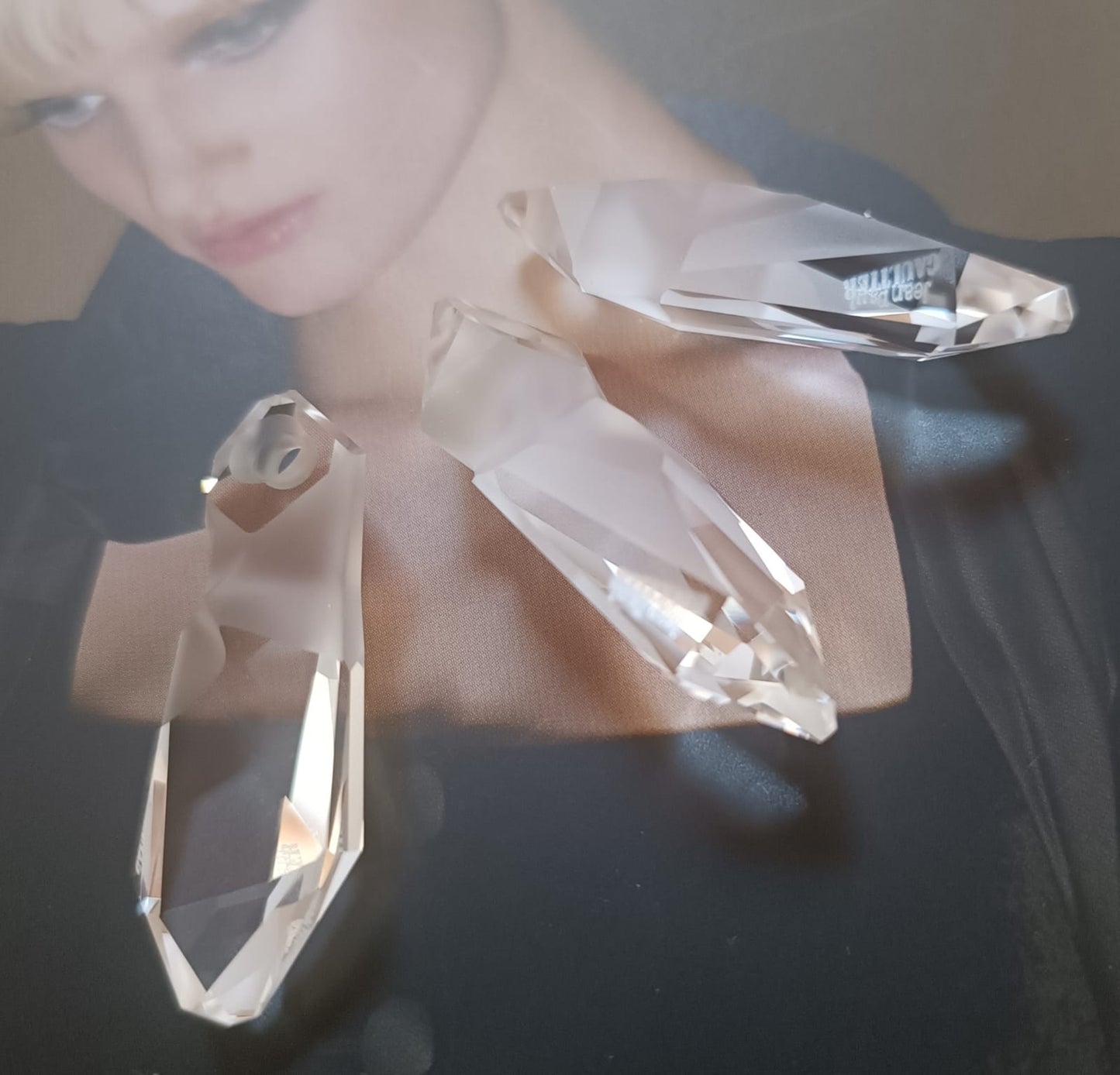 Swarovski® x Jean Paul Gaultier: Anhänger Kaputt Edition Crystal Signed 40mm
