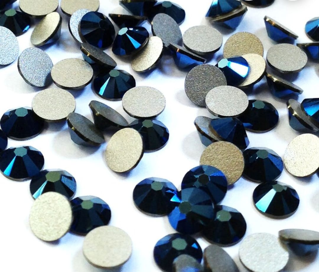 Swarovski® Nail Crystals Flat Rund Metallic Blue SS20