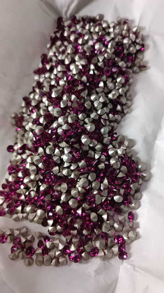 Swarovski® Chaton Vintage Fuchsia Silver Foiled SS18