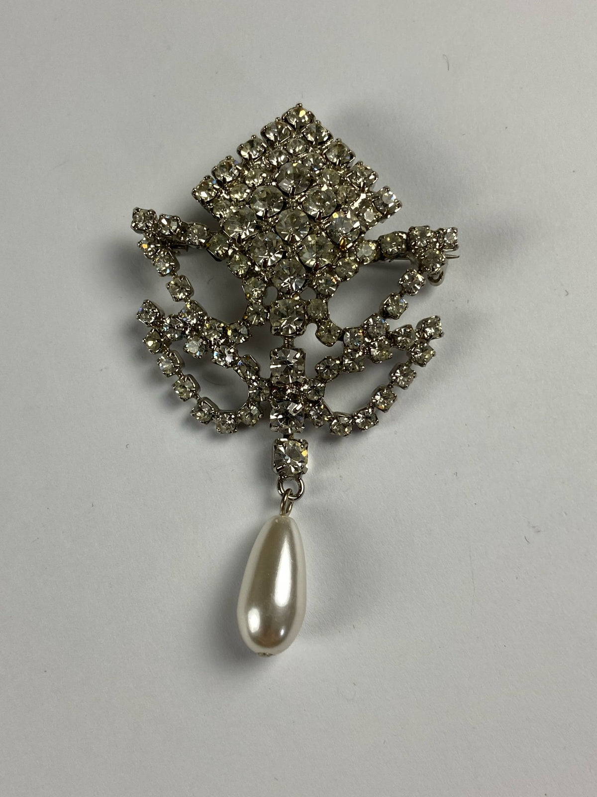 8774 Vintage Swarovski Kristallen Brosche 67mm