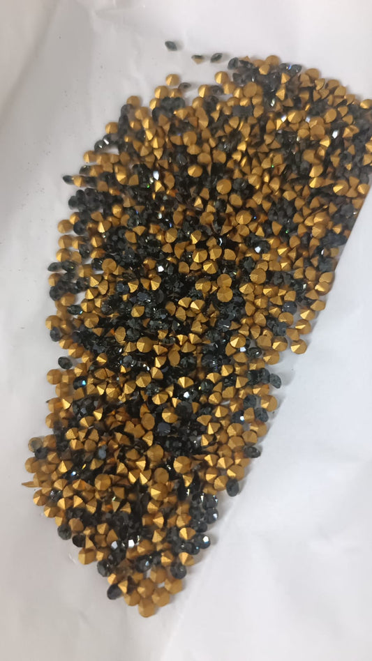 Swarovski® Chaton Vintage Morion Gold Foiled PP21