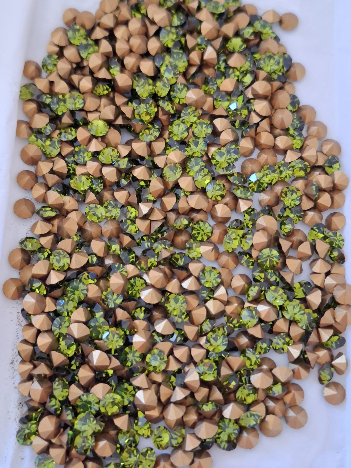 Swarovski® Chaton Vintage Olivine Gold Foiled SS21