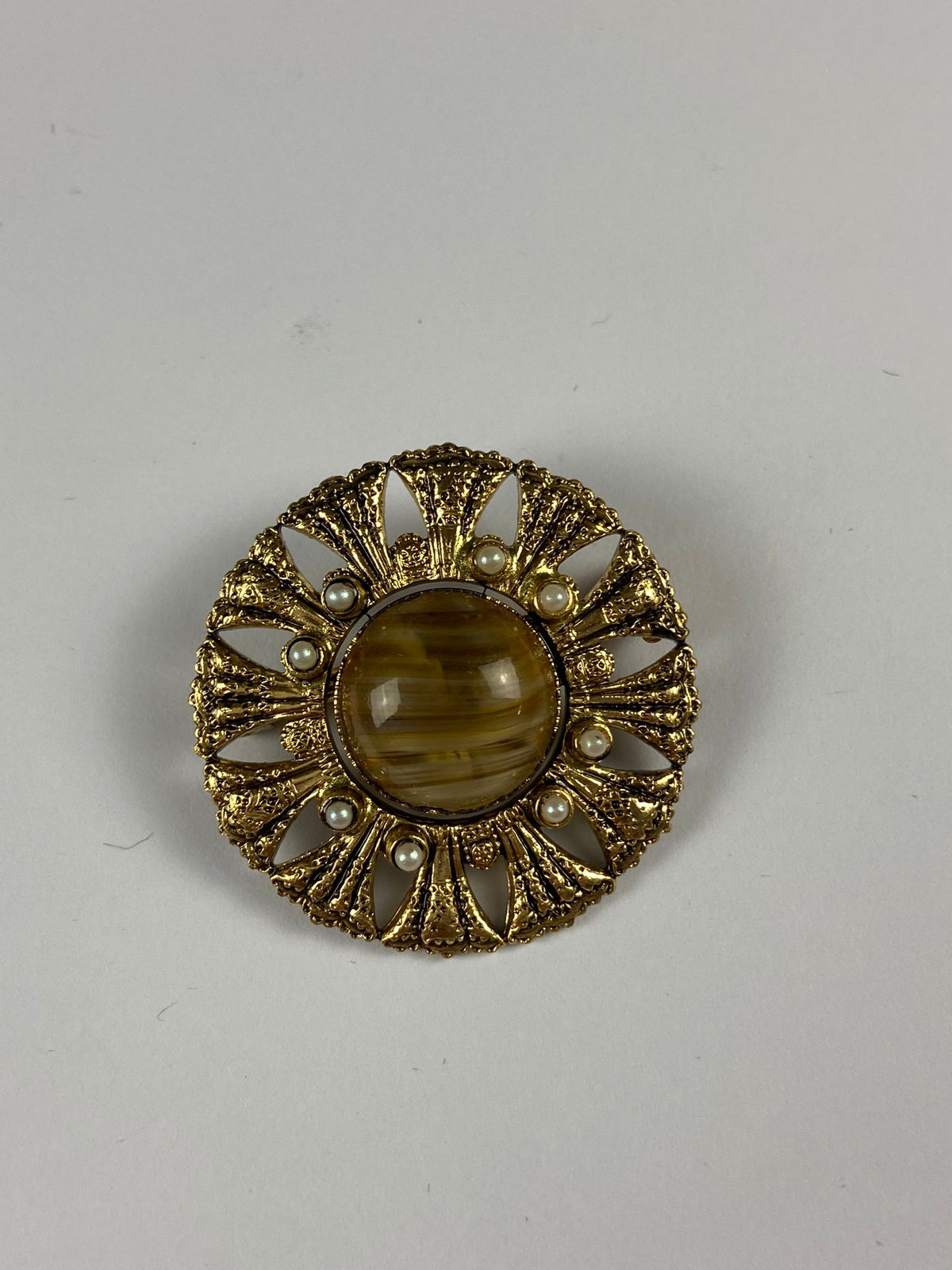 8213 Vintage Cabochon Brosche 31,5mm