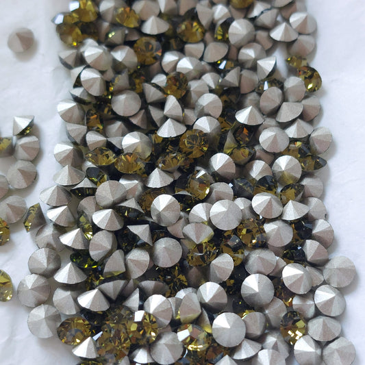 Swarovski® Chaton Khaki SS24