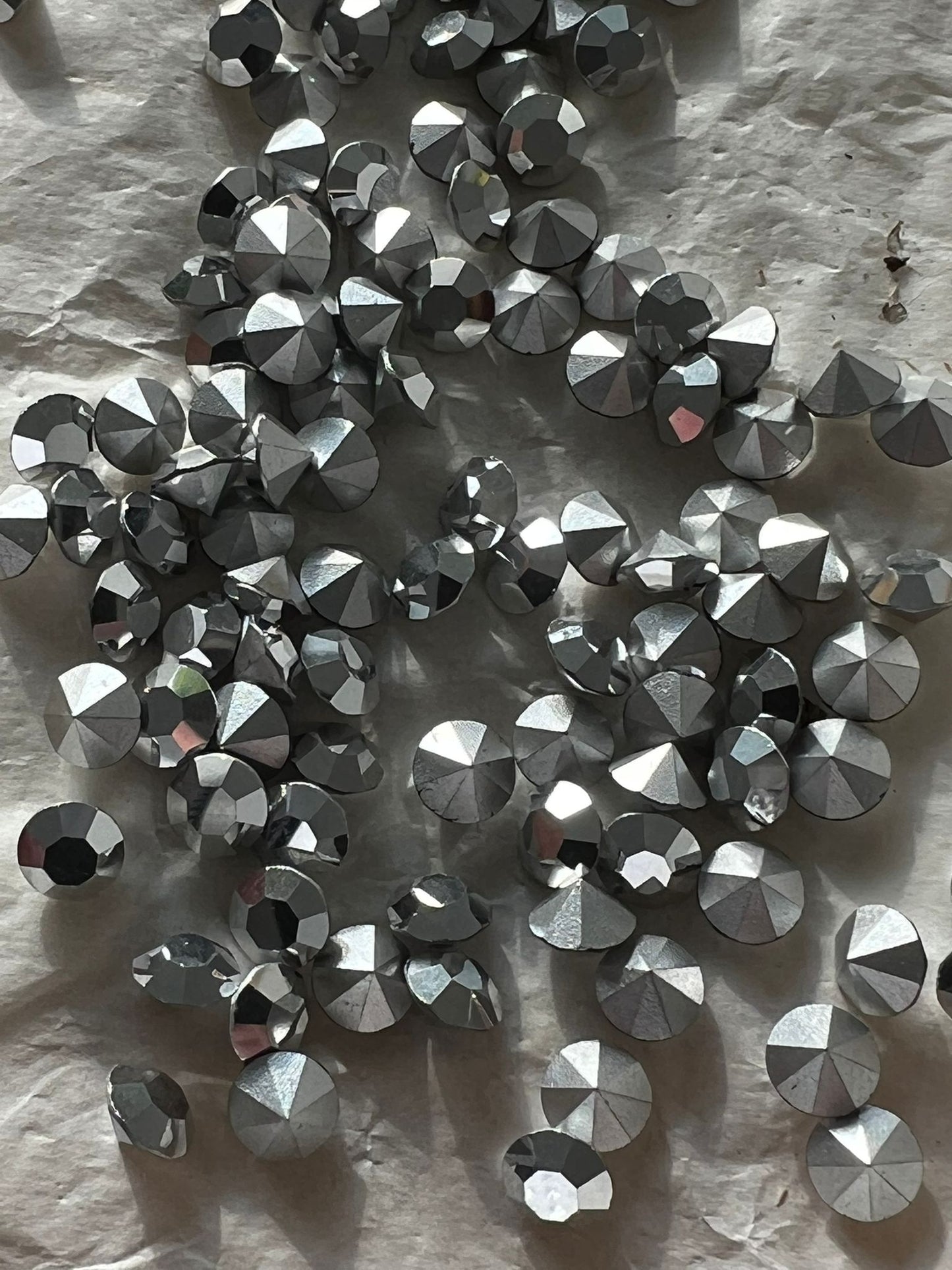 Swarovski® Chaton Vintage Comet Argent Light Silver Foiled SS29