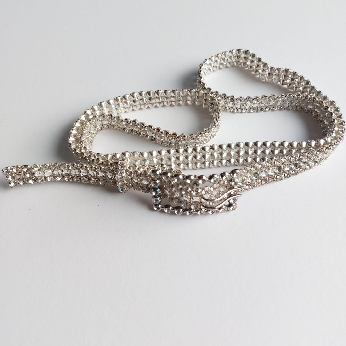 2095 Gürtel Swarovski-Steinen Besetzter 88x1.5cm