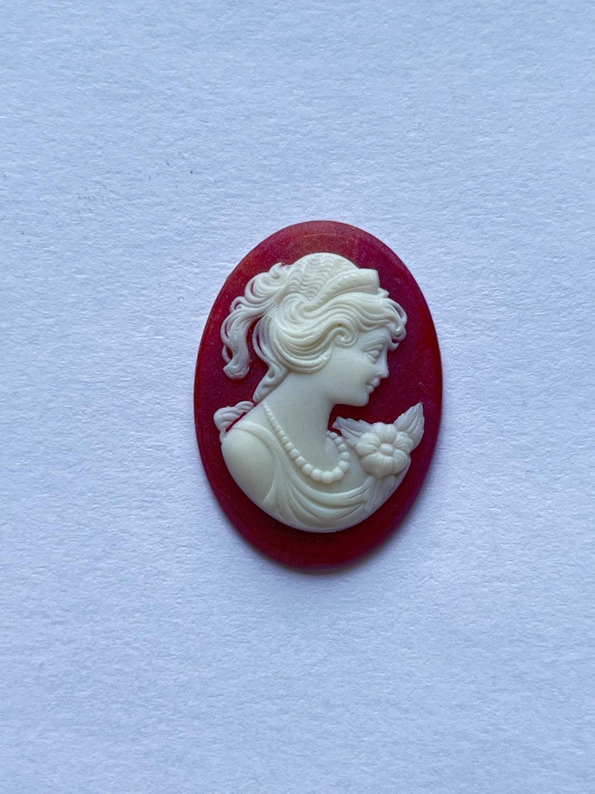 5775 Vintage Camee Cabochon Fuchsia 25mm