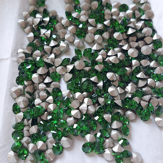 Swarovski® Chaton Fern Green SS24