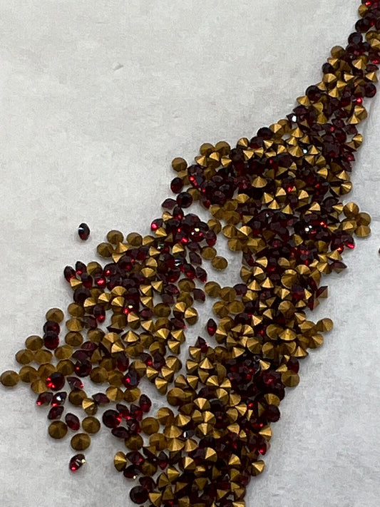 Swarovski® Chaton Vintage Siam Gold Foiled PP13