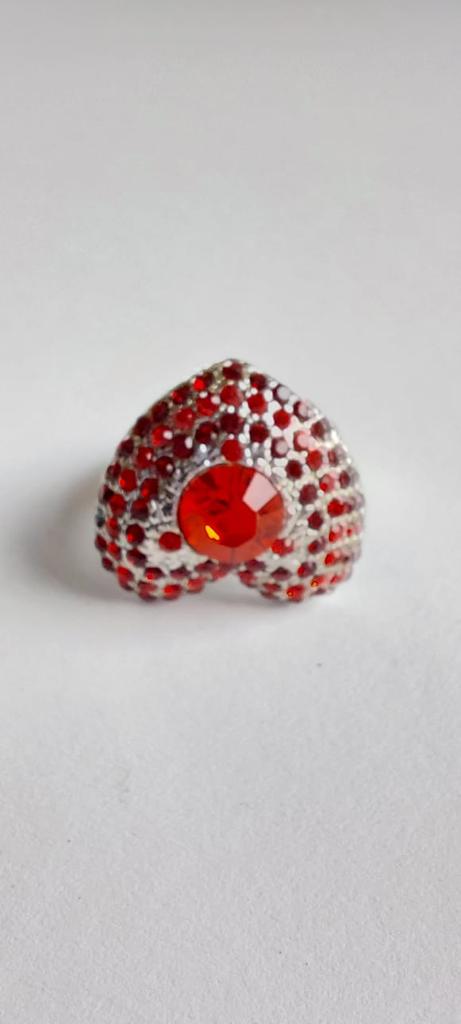 9935 Vintage Ring made with Swarovski Kristallen 23mm