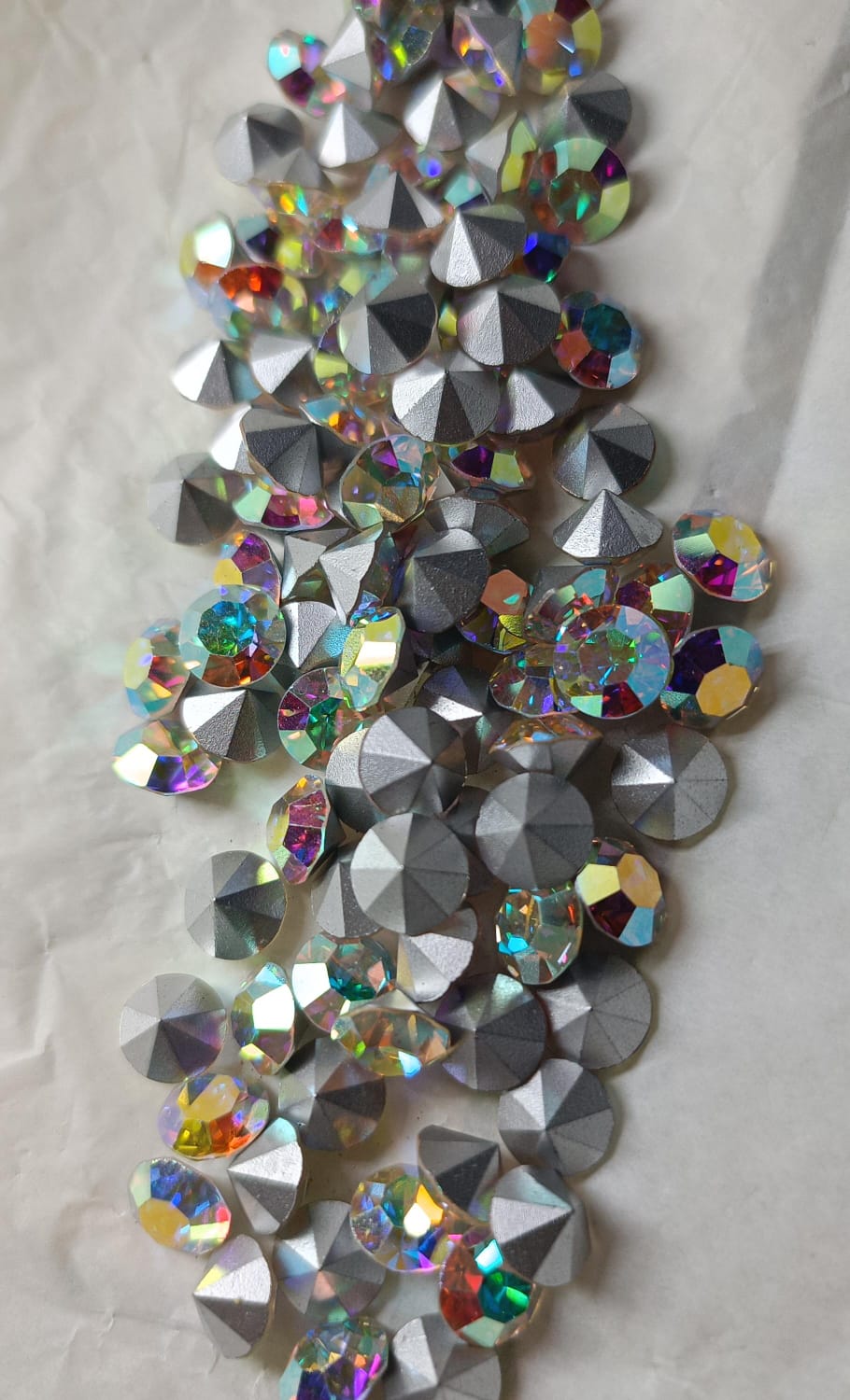 Swarovski® Chaton Vintage Aurore Boreale Silver Foiled PP10