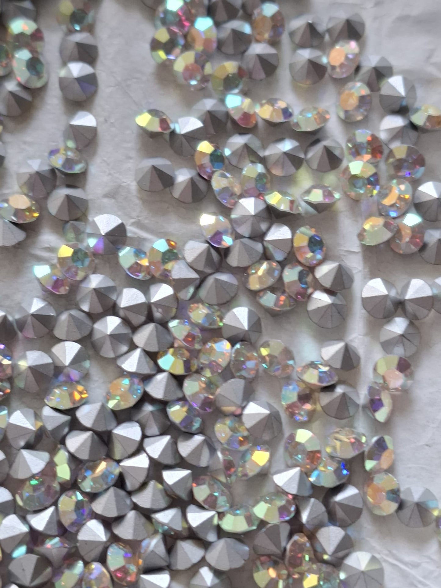 Swarovski® Chaton Vintage Aurore Boreale Silver Foiled SS24