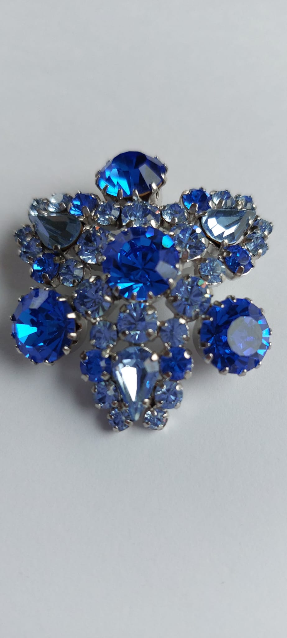 8014 Vintage Broschen mit Swarovski Kristallen 40mm