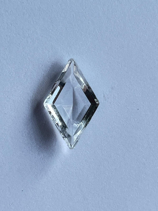 1059 Vintage Kunststoff Kite Flatback 15mm