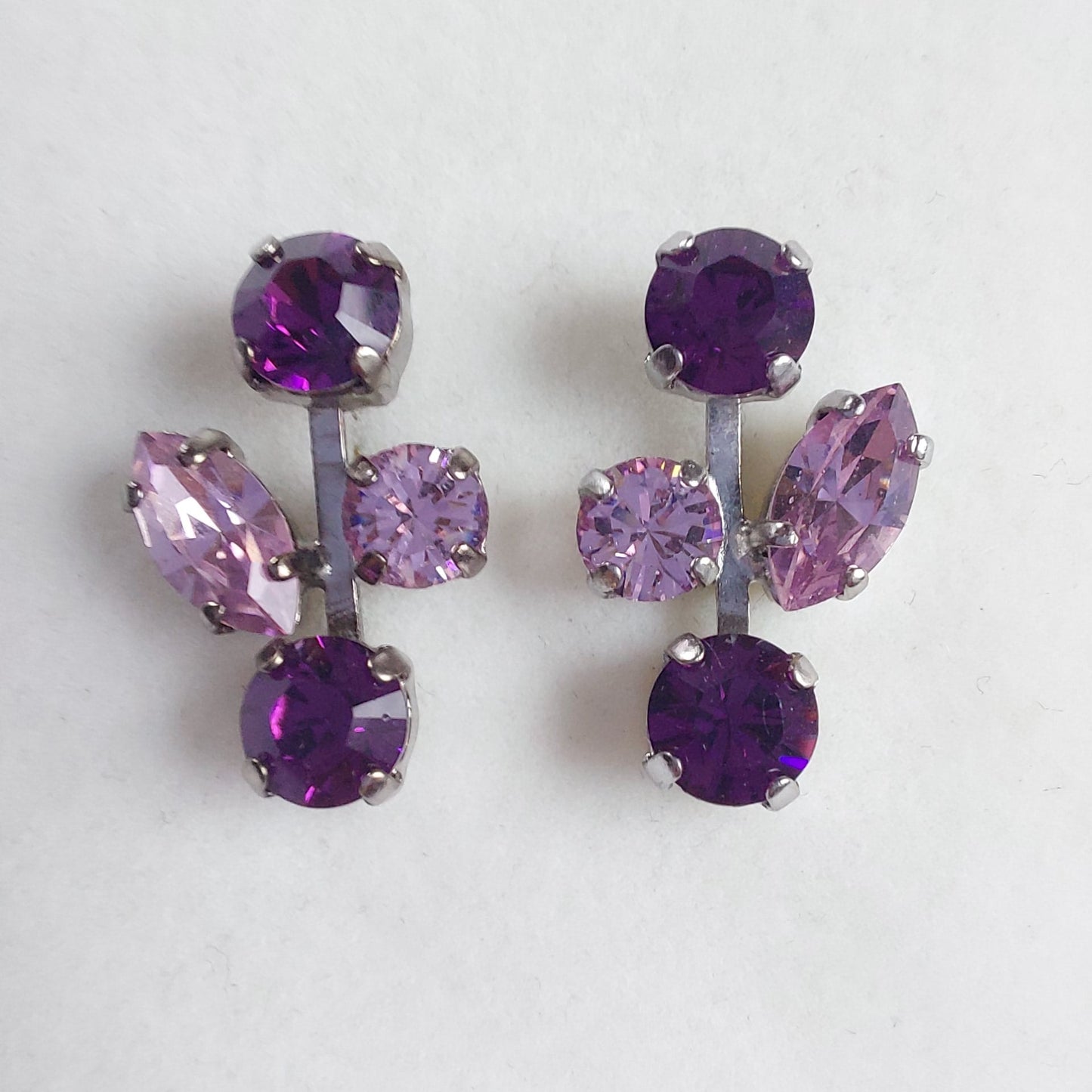 3577 Vintage Ohrringe mit Swarovski Kristallen 19mm