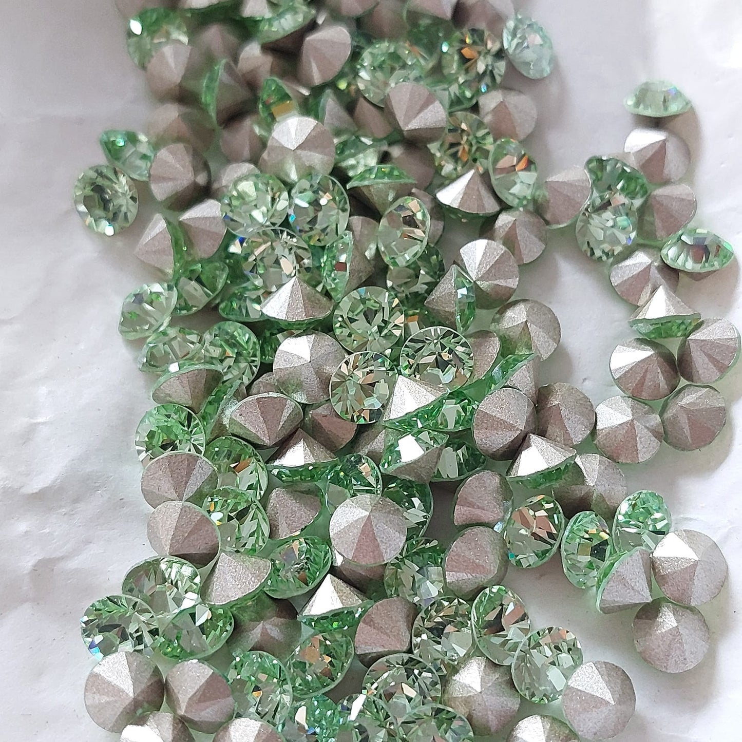 Swarovski® Chaton Chrysolite SS29