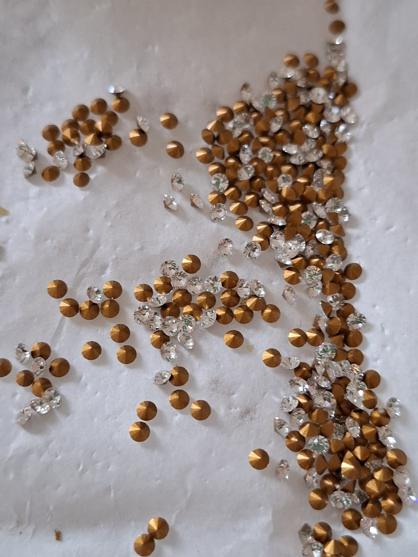 Swarovski® Chaton Vintage Crystal Gold Foiled PP19