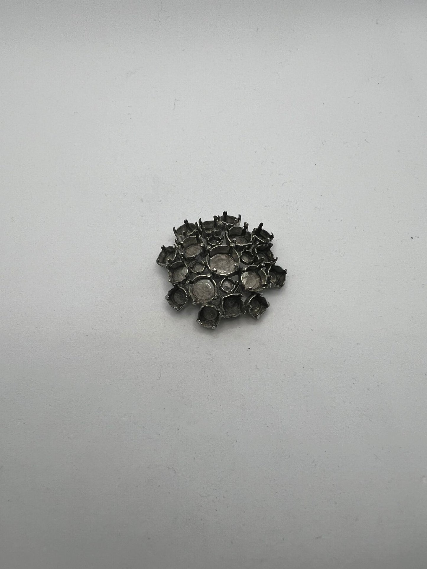 2487 Vintage Leerer Rhodium Gürtelschnalle zum Befüllen mit Ceralun oder Swarovski Kristallen 40mm