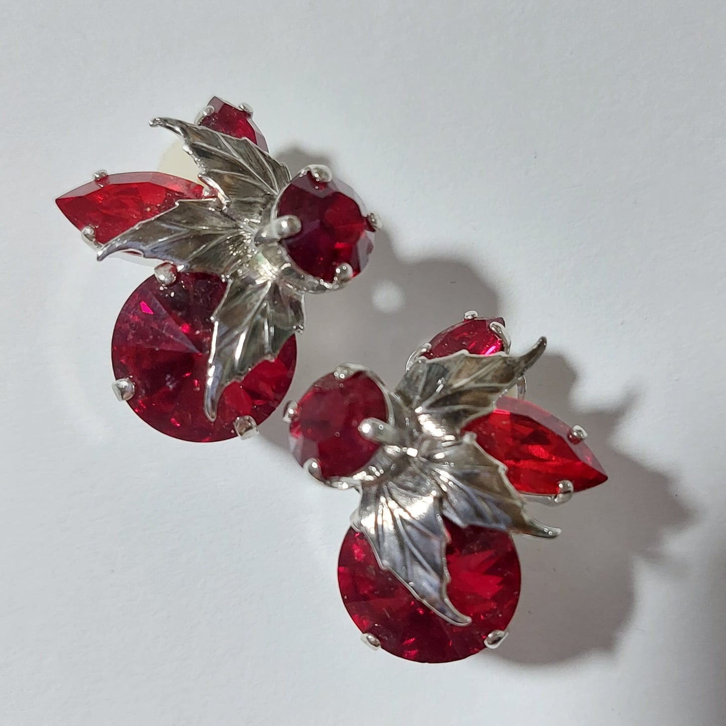 3690 Vintage Ohrclips mit Swarovski Kristallen 25mm