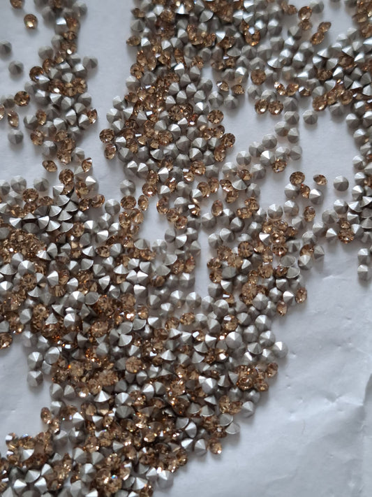 Swarovski® Chaton Khaki PP18