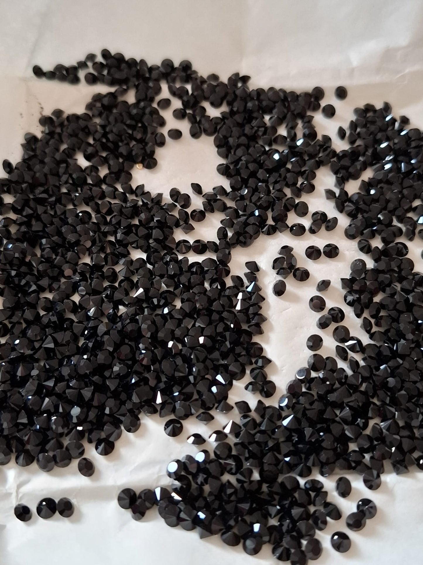 Swarovski® Chaton Vintage Jet Unfoiled SS19