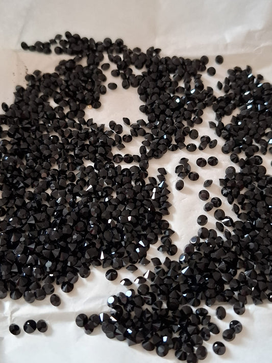 Swarovski® Chaton Vintage Jet Unfoiled SS19