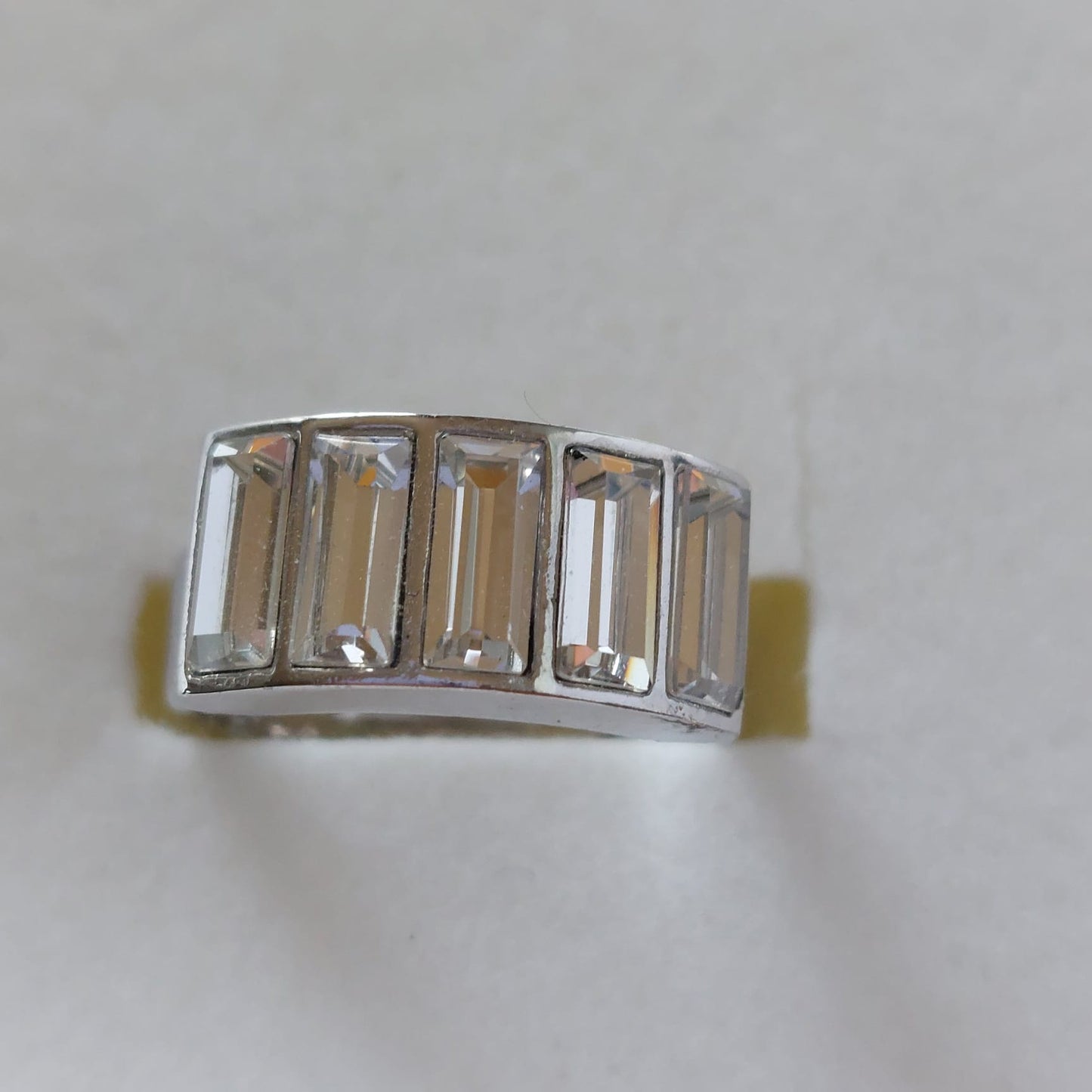 9807 Vintage Ring made with Swarovski Kristallen 15x10mm
