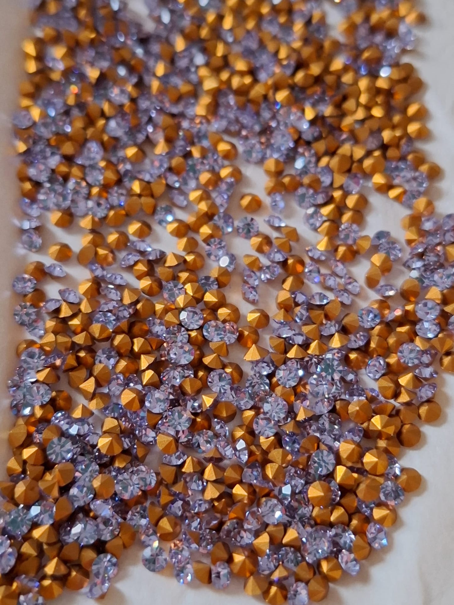 Swarovski® Chaton Vintage Alexandrite Gold Foiled PP21