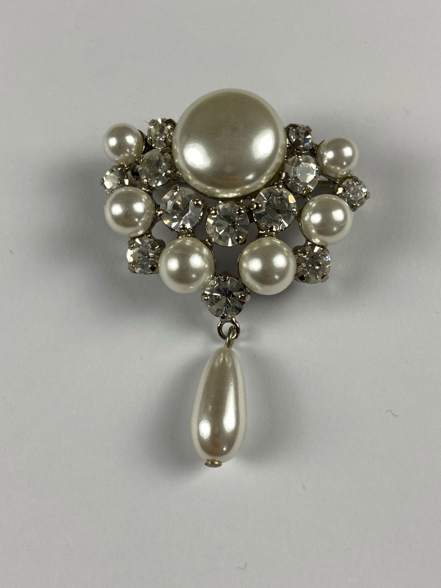 8695 Vintage Swarovski Kristallen Brosche 55mm