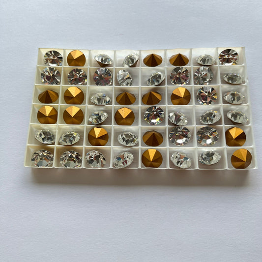 Swarovski® Chaton Vintage Crystal Gold Foiled SS50