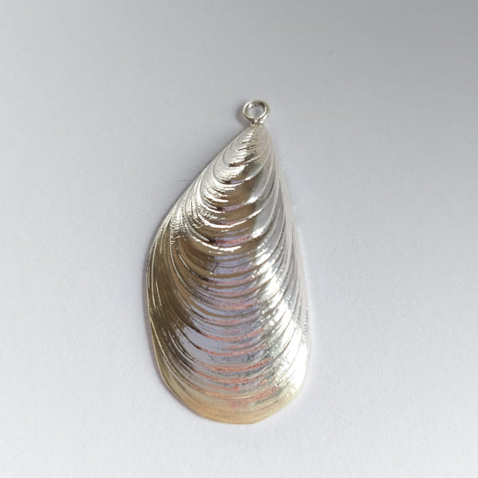 5570 Vintage Muschel Anhänger 45x21.5mm