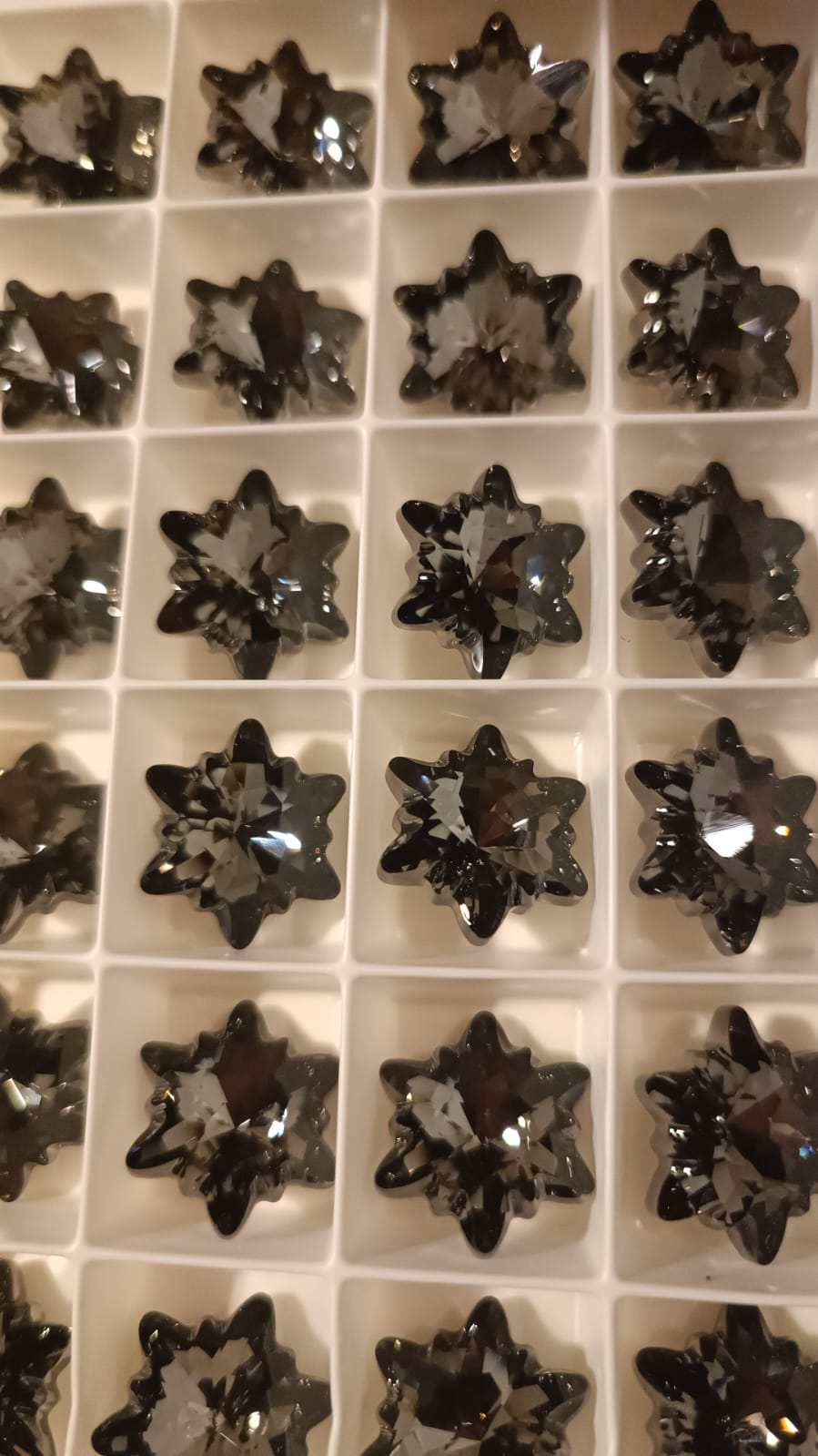 Swarovski® Fancy Edelweiss Silver Night 18mm
