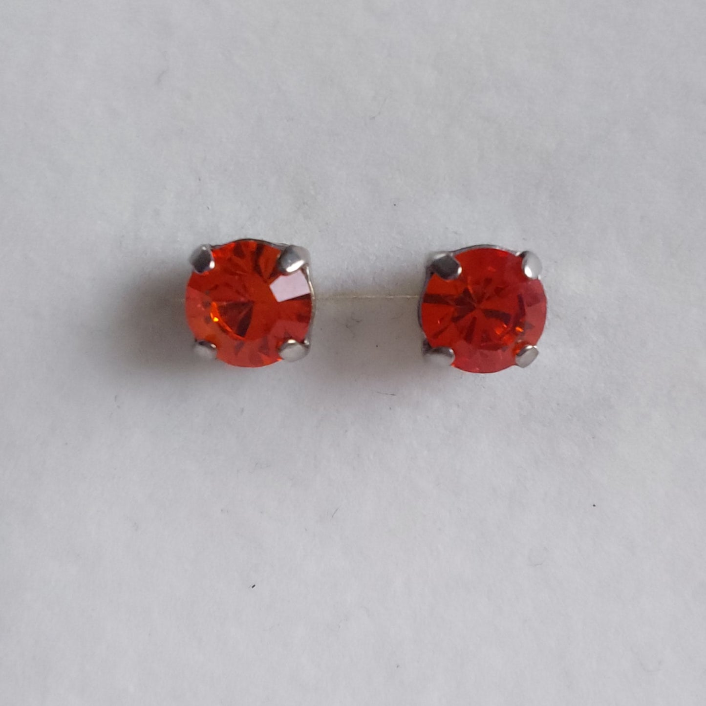 3180 Vintage-Ohrringe mit Swarovski Kristallen 6mm