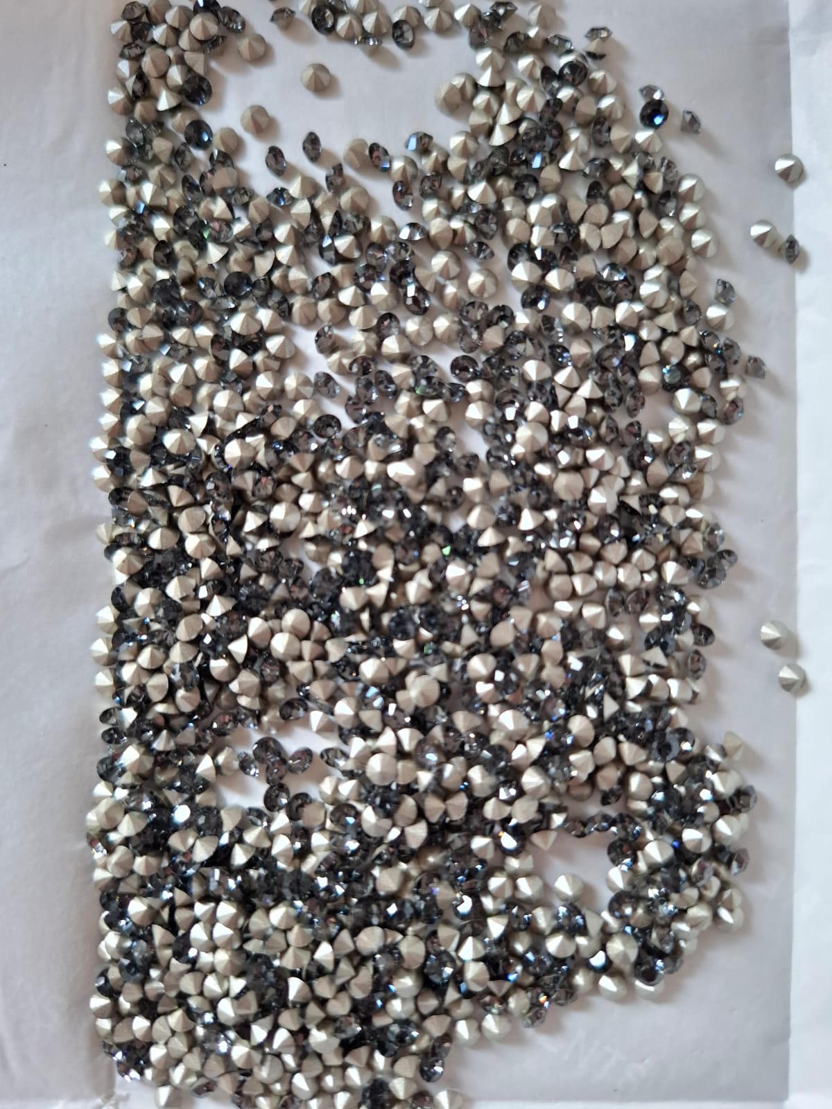 Swarovski® Chaton Silver Night PP24