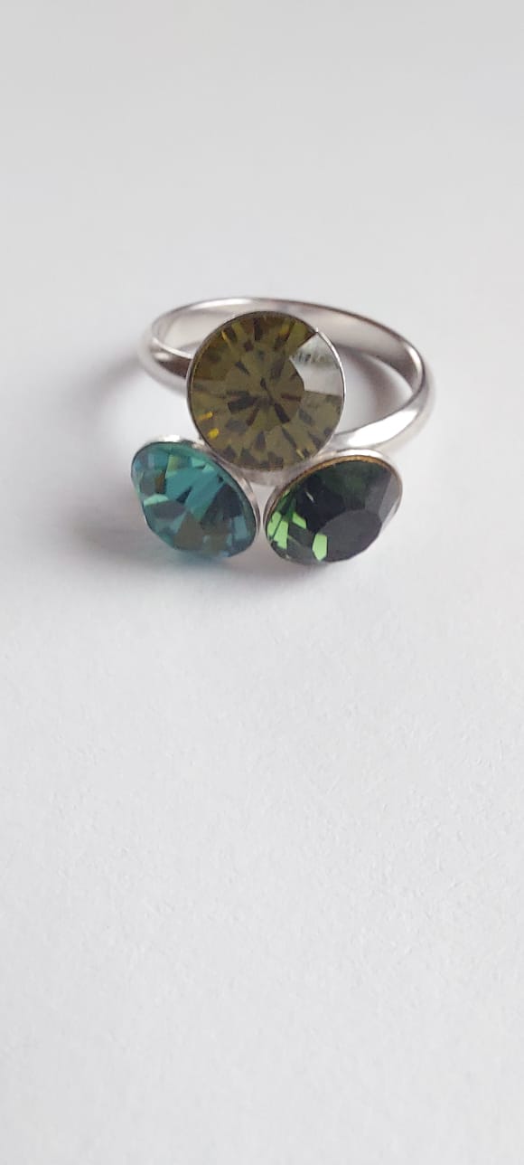9892 Vintage Ring made with Swarovski Kristallen 15mm