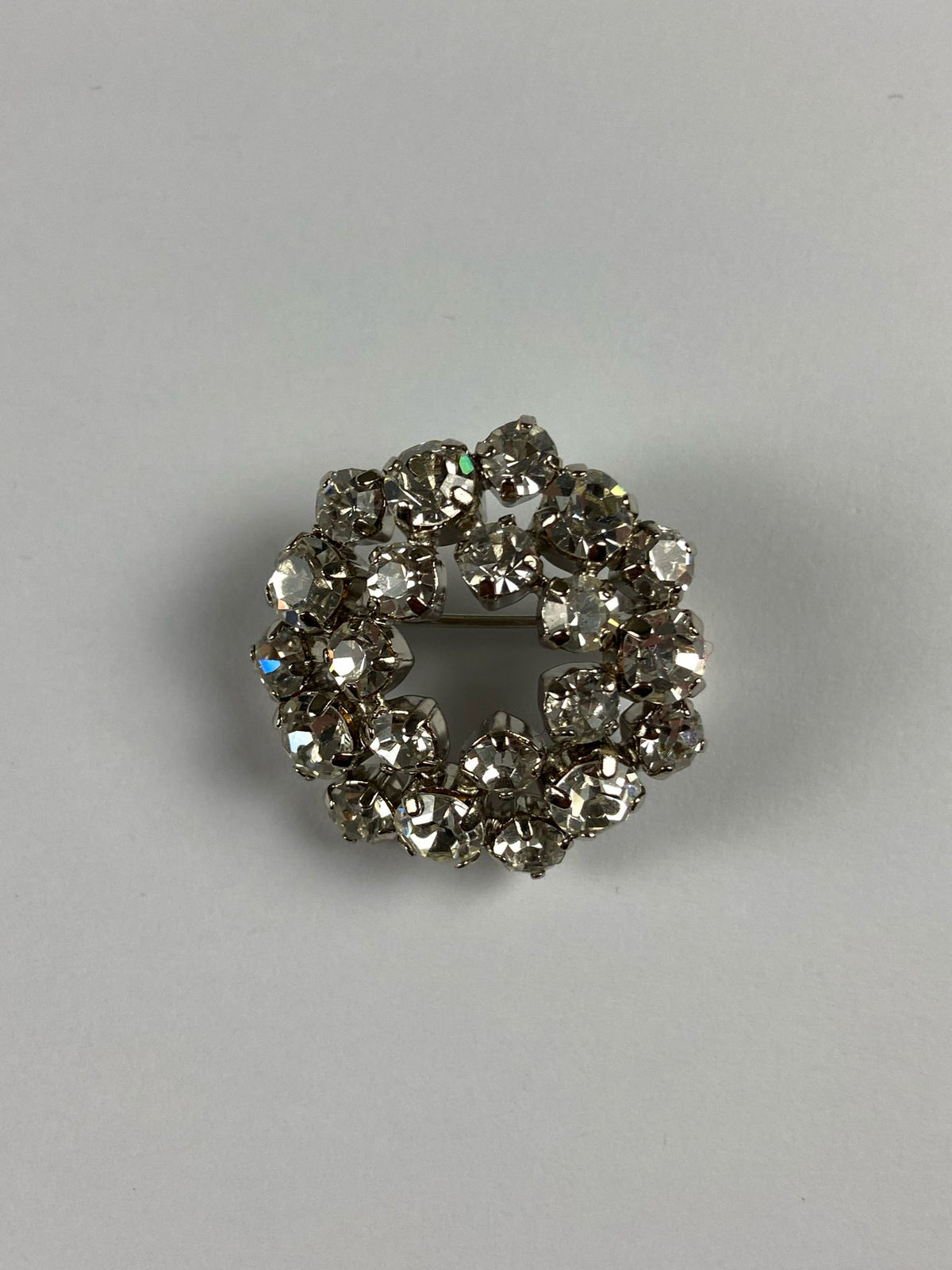 8731 Vintage Swarovski Kristallen Brosche 28mm