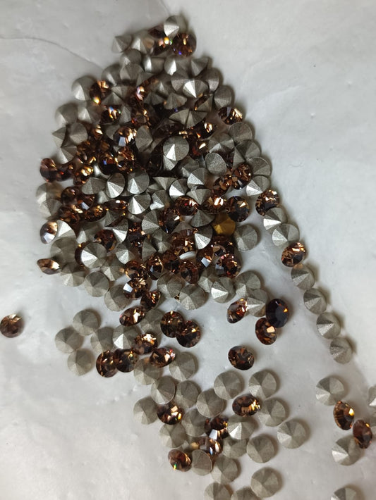 Swarovski® Chaton Vintage Light Smoked Topaz Silver Foiled SS18