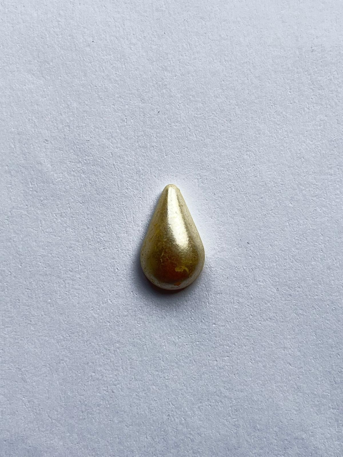 5804 Vintage Kunststoff Tropfen Cabochon 13mm
