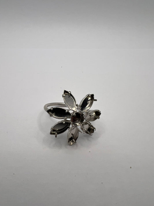 2496 Vintage leerer Rhodium Schalschnalle zum Befüllen mit Ceralun oder Swarovski Kristallen 30mm