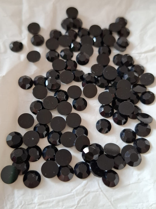 Swarovski® Vintage Flatback Jet Unfoiled SS30