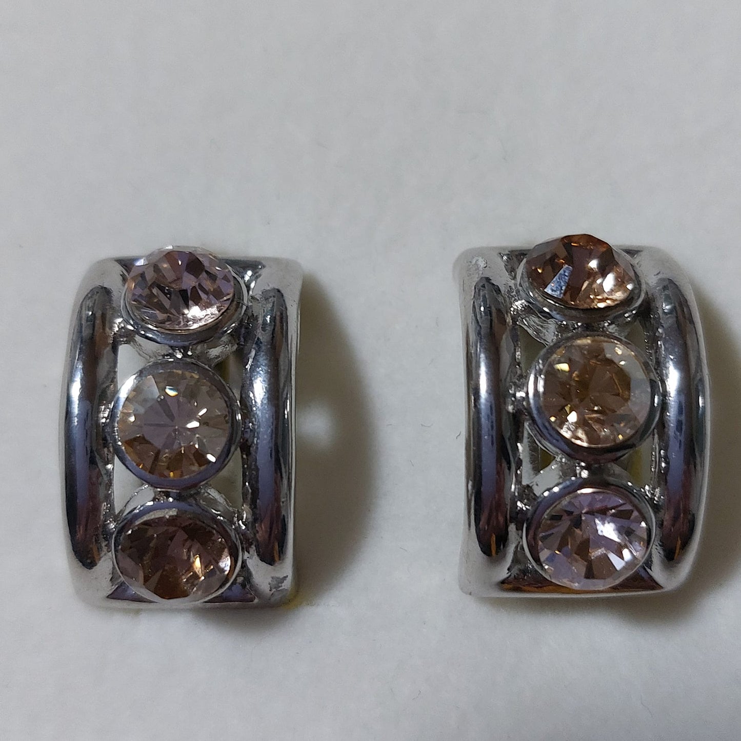 3687 Vintage Ohrclips mit Swarovski Kristallen 20x13mm