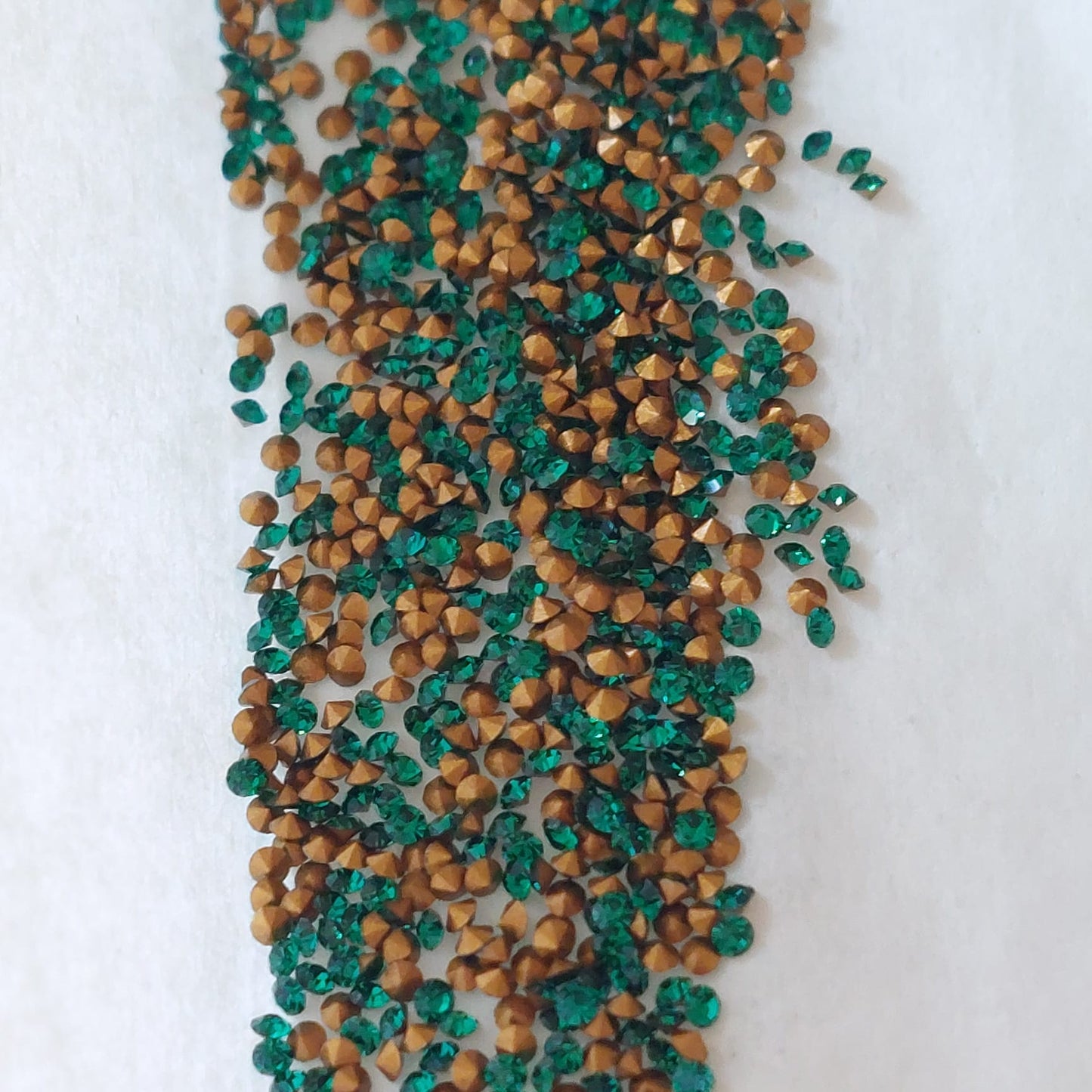 Swarovski® Chaton Vintage Emerald Gold Foiled PP4