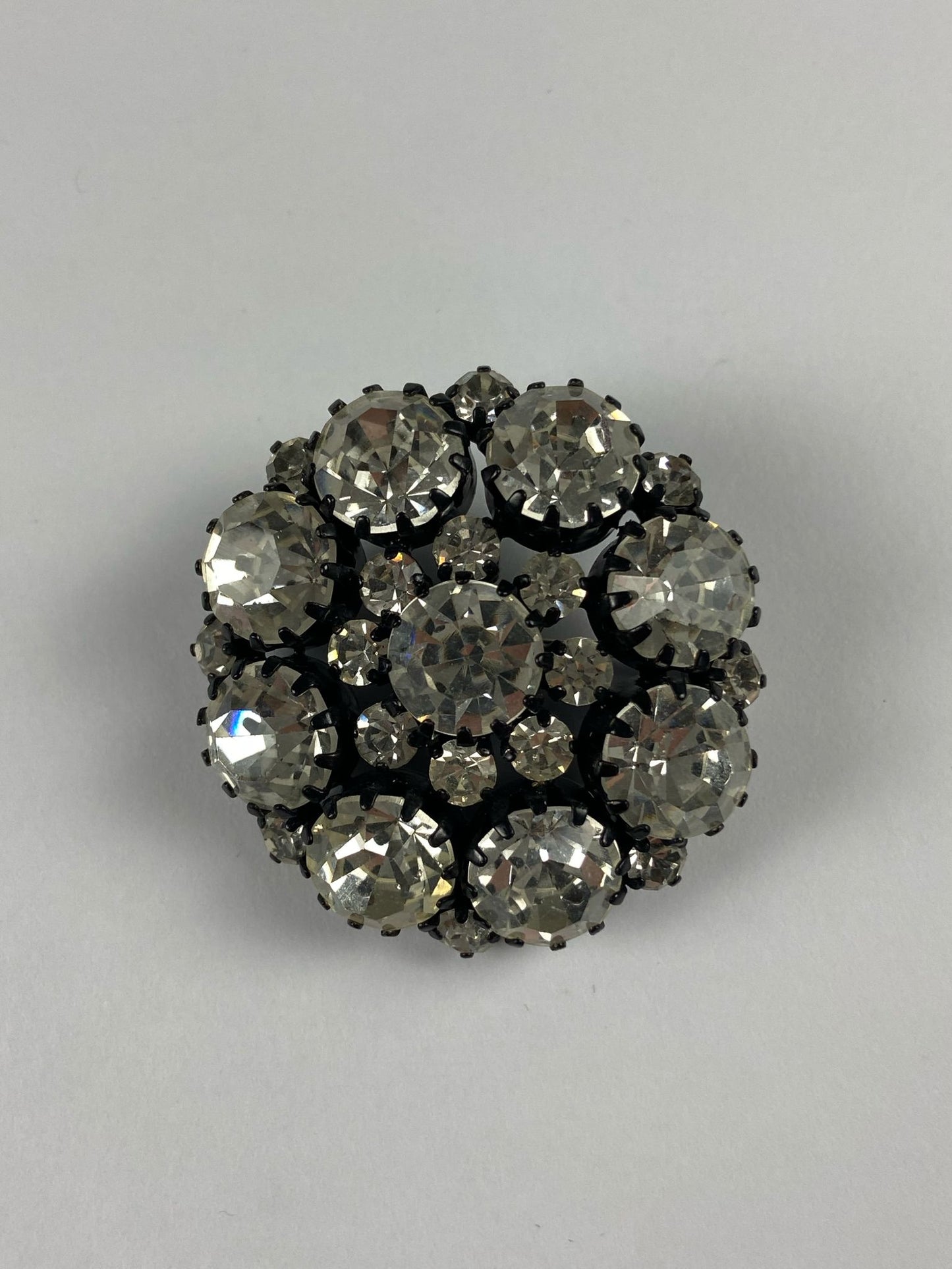 8640 Vintage Swarovski Kristallen Brosche 42mm