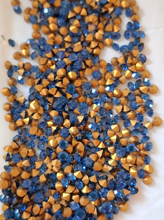 Swarovski® Chaton Vintage Montana Gold Foiled PP24