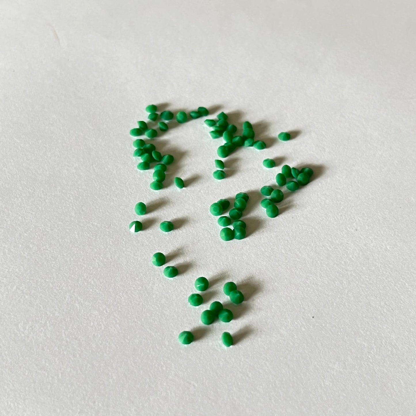 Swarovski® Chaton Vintage Apple Green Unfoiled PP21